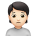 Bagaimana Person Frowning: Light Skin Tone emoji terlihat di Apple.