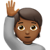 Bagaimana Person Raising Hand: Medium-Dark Skin Tone emoji terlihat di Apple.