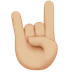 Bagaimana Sign of the Horns: Medium-Light Skin Tone emoji terlihat di Apple.