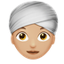 Jak wygląda emoji Kobieta w turbanie: karnacja średnio jasna w Apple.