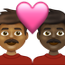 Cómo se ve el emoji Pareja enamorada: hombre, hombre, tono de piel oscuro medio, tono de piel oscuro en Emojipedia.