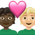 A quoi ressemblent les emoji Couple avec cœur : adulte, adulte, peau foncée et peau moyennement claire sur Emojipedia.