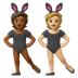 Hvordan Personer med kaninører: medium til mørk teint og medium til lys teint emoji ser ud på Google.