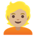 Hvordan Blond person: medium til lys teint emoji ser ud på Google.