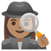 Cómo se ve el emoji Detective mujer: tono de piel medio en Google.