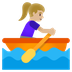 A quoi ressemblent les emoji Rameuse dans une barque: peau moyennement claire sur Google.