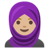 Bagaimana emoji Wanita bertudung: ton kulit sederhana cerah kelihatan di Google.