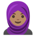 A quoi ressemblent les emoji Femme avec foulard: peau légèrement mate sur Google.