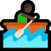 Bagaimana Person Rowing Boat: Dark Skin Tone emoji terlihat di Microsoft.