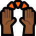 Bagaimana Raising Hands: Medium-Dark Skin Tone emoji terlihat di Microsoft.