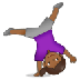 Bagaimana Woman Cartwheeling: Medium-Dark Skin Tone emoji terlihat di Samsung.