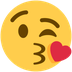 Cómo se ve el emoji Cara lanzando un beso en Twitter.