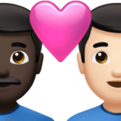 Bagaimana emoji Pasangan dengan simbol hati: lelaki, lelaki, ton kulit gelap dan ton kulit cerah kelihatan di Apple.