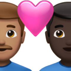 Bagaimana emoji Pasangan dengan simbol hati: lelaki, lelaki, ton kulit sederhana dan ton kulit gelap kelihatan di Apple.