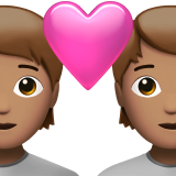 Come Coppia con cuore: carnagione olivastra emoji appare su Apple.