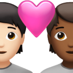 Bagaimana Pasangan dengan hati: dewasa, dewasa, warna kulit cerah, warna kulit gelap-sedang emoji terlihat di Apple.