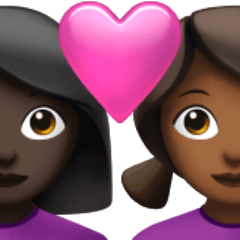 Come Coppia con cuore: donna, donna, carnagione scura e carnagione abbastanza scura emoji appare su Apple.