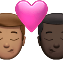 Hvordan Kyss: mann, mann, hudtype 4, hudtype 6 emoji ser ut på Apple.