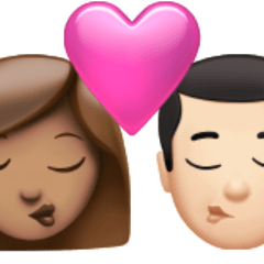 Öpücük: kadın erkek orta cilt tonu açık cilt tonu emojisi Apple üzerinde nasıl görünüyor.