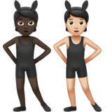 A quoi ressemblent les emoji Personnes avec des oreilles de lapin : peau foncée et peau claire sur Apple.
