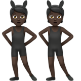 A quoi ressemblent les emoji Personnes avec des oreilles de lapin : peau foncée sur Apple.