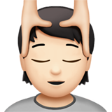 Jak wygląda emoji Osoba podczas masażu: karnacja jasna w Apple.