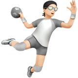 A quoi ressemblent les emoji Personne jouant au handball : peau claire sur Apple.