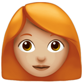 Bagaimana emoji Perempuan: ton kulit sederhana cerah dan rambut merah kelihatan di Apple.