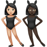 A quoi ressemblent les emoji Femmes avec des oreilles de lapin : peau claire et peau foncée sur Apple.