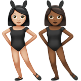 A quoi ressemblent les emoji Femmes avec des oreilles de lapin : peau claire et peau mate sur Apple.