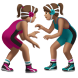 Apple에서레슬링하는 여자: 갈색 피부그림 이모티콘이 어떻게 보이는지.