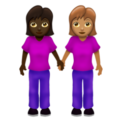 A quoi ressemblent les emoji Deux femmes se tenant la main: peau foncée et peau légèrement mate sur Emojipedia.