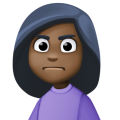 Bagaimana Woman Frowning: Dark Skin Tone emoji terlihat di Facebook.