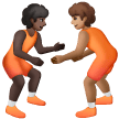 A quoi ressemblent les emoji Personnes faisant de la lutte : peau foncée et peau légèrement mate sur Samsung.