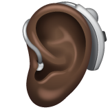 Bagaimana Ear with Hearing Aid: Dark Skin Tone emoji terlihat di Whatsapp.