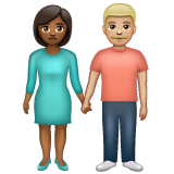 Hoe Man en vrouw hand in hand: donkergetinte huidskleur, lichtgetinte huidskleur emoji eruit ziet op Whatsapp.